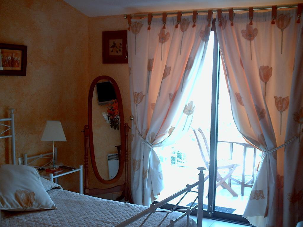 Maison D'Hotes Escale D'Azur Gattieres Room photo